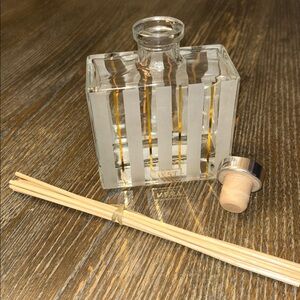 NEST New York Fragrance EMPTY Diffuser Bottle 5.9 with New Reeds and Cap HOLIDAY